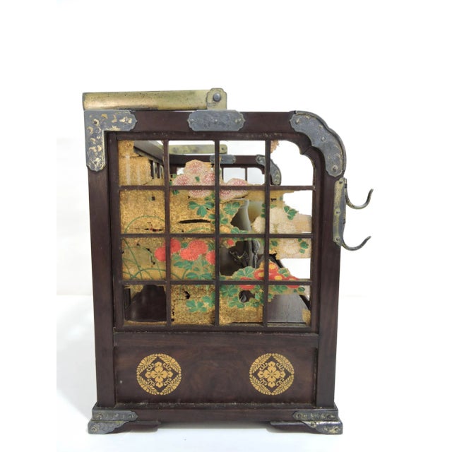 An amazing historical find in Florida from the beautiful Temple of Hongan-ji, Kyoto, Japan. It seems that this tobacco...