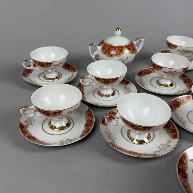 A refined and rare tasting set, ideal for enriching a fine porcelain collection or for setting a truly elegant table....