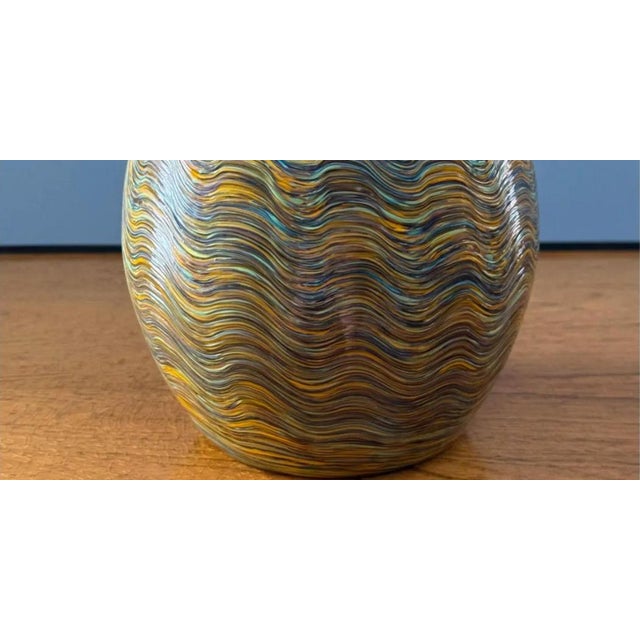 1980s Large Hand-Blown Iridescent Studio Art Glass Vase - Pulled Feather Design For Sale - Image 11 of 17