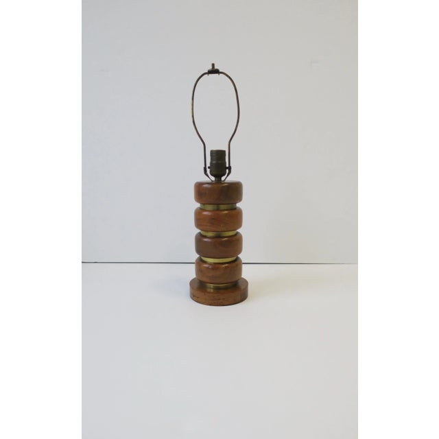 Midcentury Modern Walnut Wood and Brass Table or Desk Lamp For Sale In New York - Image 6 of 13