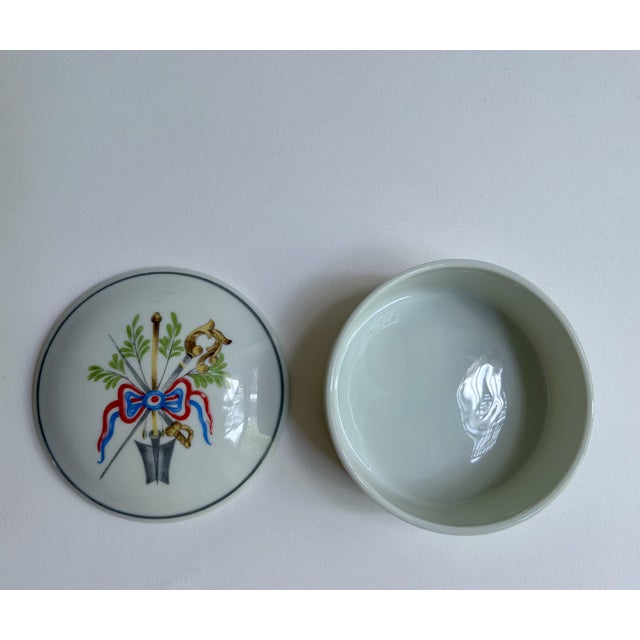 1980s Limoges for Lancome Bicentenaire Lidded Porcelain Box For Sale In New York - Image 6 of 12