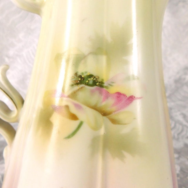 Late 18th Century Pink and Purple Reinhold Schlegelmilch Chocolate Pot With Flower Shaped Handle For Sale - Image 4 of 12