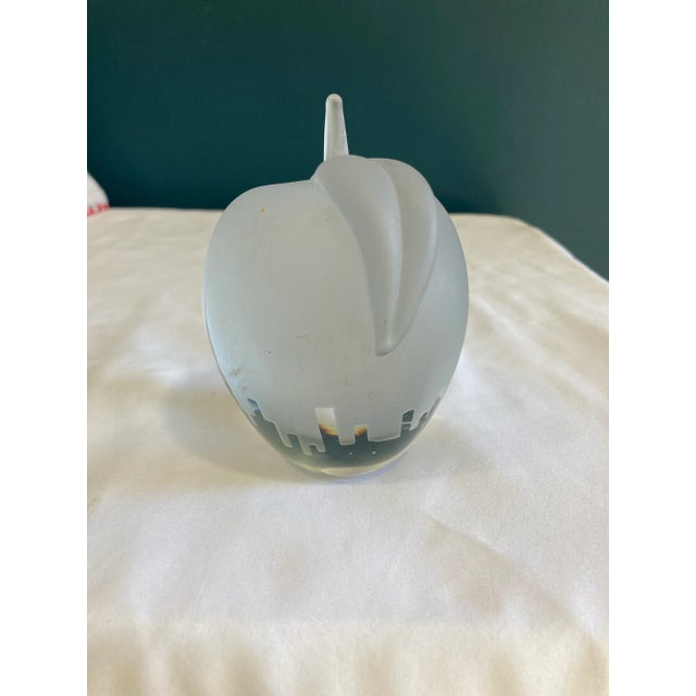 Mid-Century Modern Vintage New York City Skyline Glass Apple Paperweight For Sale - Image 3 of 6