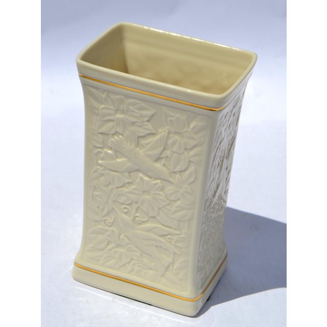 American 1970s Lenox Hummingbird Rectangle Vase Embossed Fine Ceramic 24k Gold Trim For Sale - Image 3 of 18
