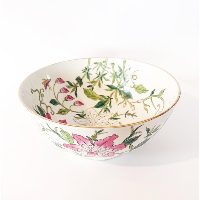 Chinoiserie 1960's Chinese Export Tiger Lily Botanical Porcelain Bowl 10.75” For Sale - Image 3 of 9