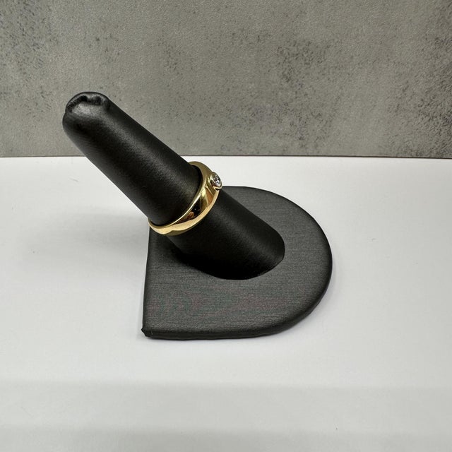 Contemporary Bezel Set Diamond Dome Ring in 10kt Yellow Gold – 0.15ctw Gh Si Round Diamond, Size 7 For Sale - Image 3 of 5