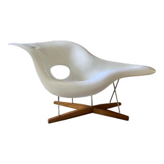 Vintage 1990s Eames La Chaise Lounge Chair For Sale