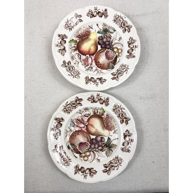 Traditional Vintage Johnson Brothers Windsor Fruit Bread and Butter Plates-Set of 8 For Sale - Image 3 of 12