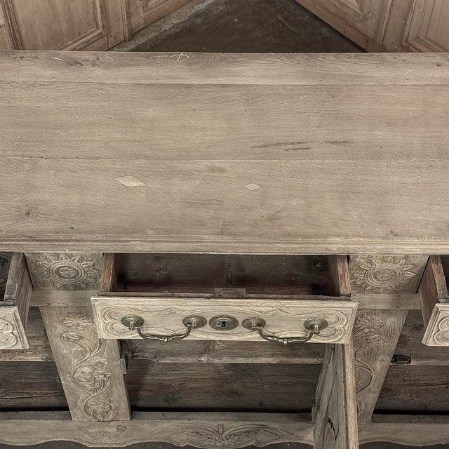 18th Century Country French Louis XIII Buffet in Stripped Oak For Sale - Image 16 of 18