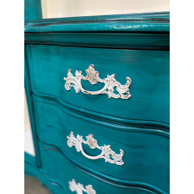 1970s Turquoise French Provincial Bassett Hutch With Open Display For Sale In Portland, OR - Image 6 of 11