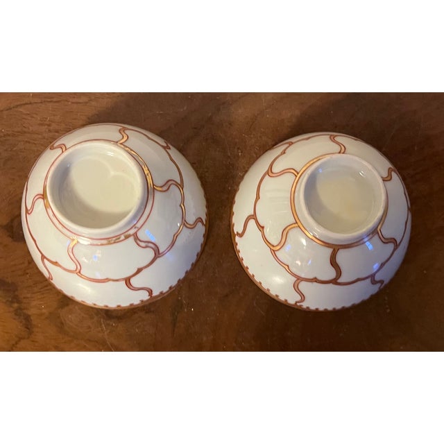 Antique 18th Century Chinese Export Porcelain Tea Cups or Bowls - A Pair For Sale - Image 9 of 12