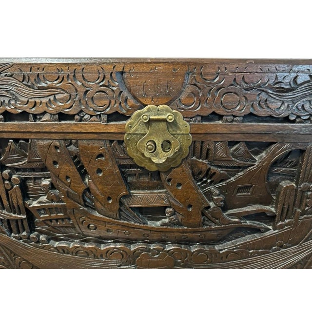 1960s Large Vintage Carved Oriental Camphor Wooden Chest - Mid Century Modern For Sale In Atlanta - Image 6 of 7