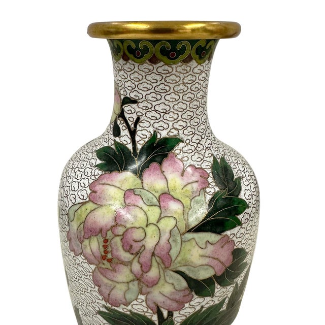 This magnificent Chinese Antique Cloisonné Vase is the perfect decor piece. With beautiful floral and bird design, it is a...