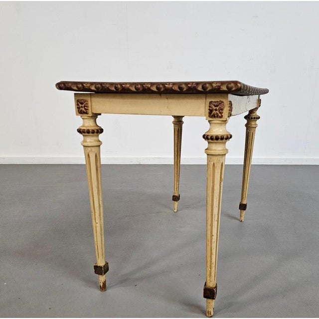 Neoclassical Painted Nesting Tables with Gold Leaf Tops, Set of 2 For Sale - Image 15 of 18
