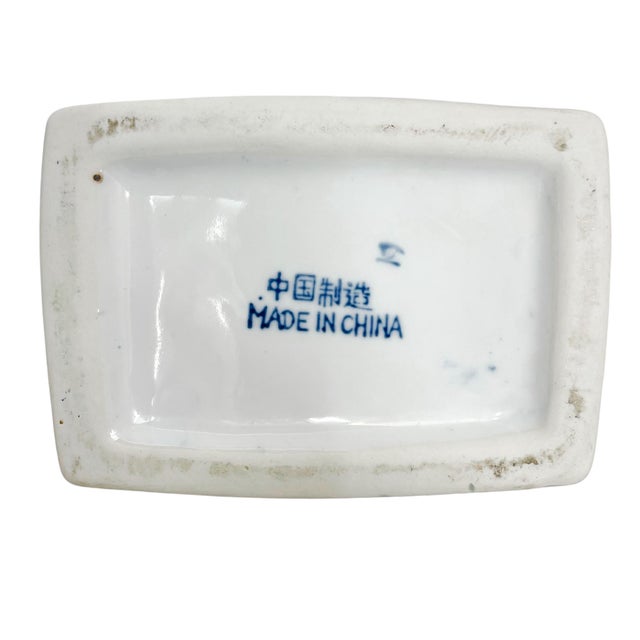 Ceramic 1980s Chinese Blue & White Vase With Pomegranate Handles For Sale - Image 7 of 7
