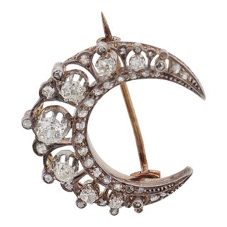 19th Century French Victorian Diamond 18k Yellow Gold Silver Crescent Brooch For Sale
