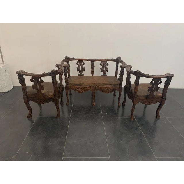 Pleasant renaissance living room set with the possibility of combinations "vis a vis", excellent condition and solid but...