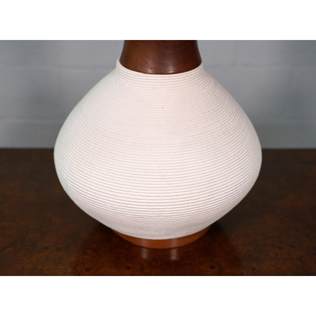 1950s Maria Kipp Mid-Century Organic Modern Natural Reed Woven Shade With Ceramic Lamp For Sale In Miami - Image 6 of 8