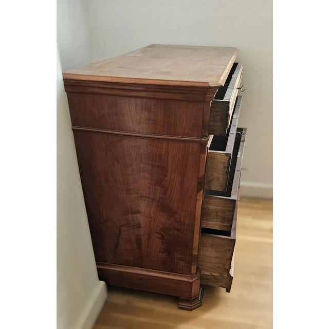 French Louis Philippe Chest of Drawers in Cherrywood, 19th Century For Sale - Image 3 of 9
