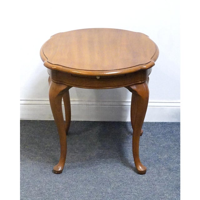 American Thomasville Furniture Fisher Park Collection 20" Accent End Table 21631-220 For Sale - Image 3 of 10