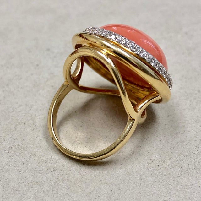 Syna Salmon Coral Yellow Gold Ring with Diamonds For Sale - Image 10 of 10
