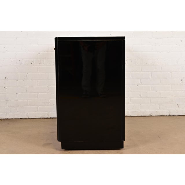 1980s Milo Baughman Style Modern Art Deco Burl Wood Bar Cabinet by Henredon For Sale - Image 14 of 16