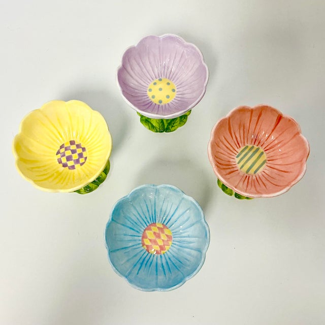 Hollywood Regency Vintage Boho Chic Trompe L’Oeil Buttercup Pedestal Bowls, MacKenzie-Child’s Style - Set of 4 For Sale - Image 3 of 14