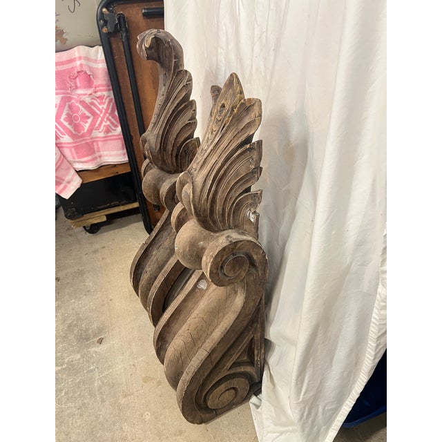 Brown Pair of Antique Wooden Corbels With Acanthus Leaf and Scroll Motif. For Sale - Image 8 of 11