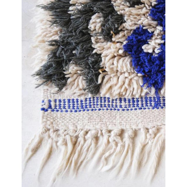 1990s Moroccan Tribal Accent Rug - 5.3 X 1.9 Ft For Sale - Image 5 of 7