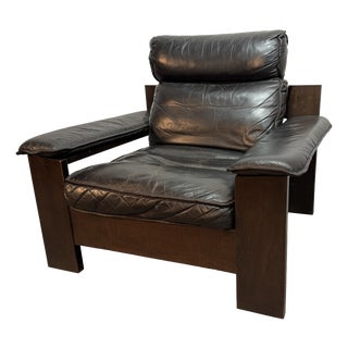 Brutalist Black Leather Lounge Chair with Dark Brown Wooden Frame by Sonja Wasseur, Netherlands, 1970s For Sale