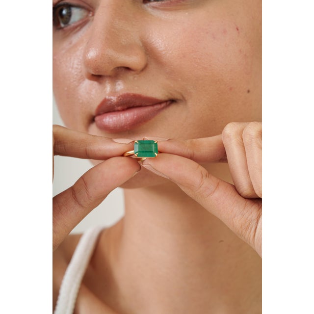 Metal Natural Zambian Emerald 4.42 Ct May Birthstone Cocktail Ring in 18k Yellow Gold Size 7 For Sale - Image 7 of 16