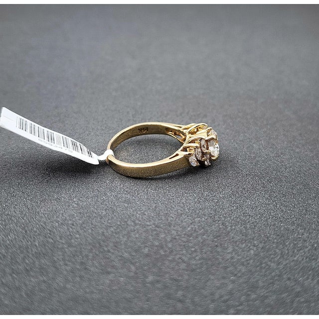Metal 1.07 Ct Diamond Ring Size 6.75 For Sale - Image 7 of 9