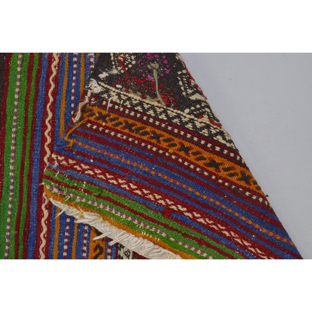 1960s Oushak Neutraş Turkish Kilim Rug For Sale - Image 10 of 10