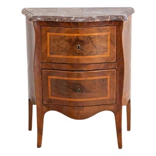 Small Italian Louis XV Period Curved Chest of Drawers in Walnut, 18th Century For Sale