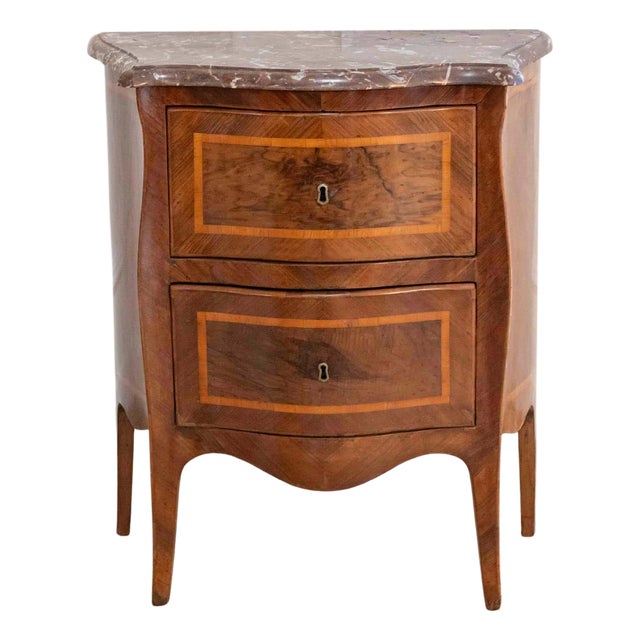 Small Italian Louis XV Period Curved Chest of Drawers in Walnut, 18th Century For Sale