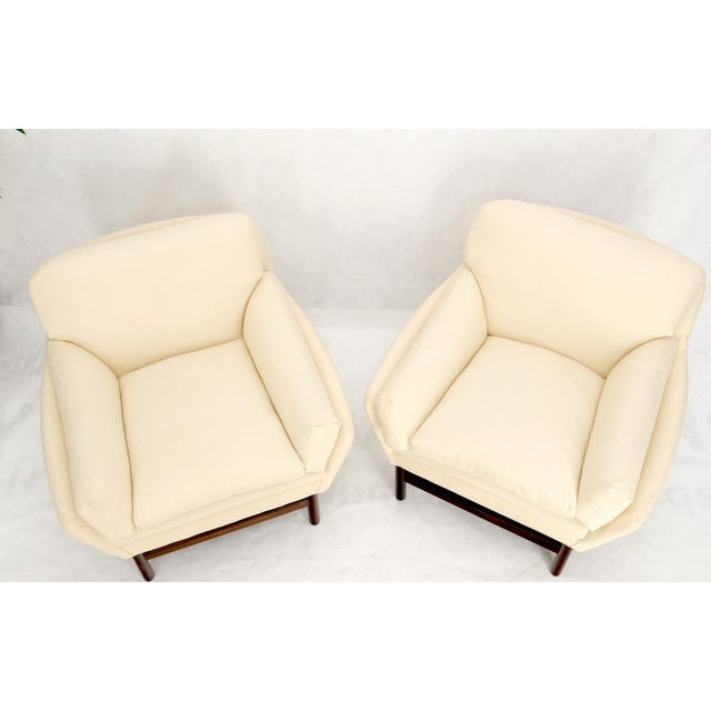 Solid Rosewood Dowel Shape Legs New Soft Wool Upholstery Danish Lounge Chairs For Sale - Image 15 of 17