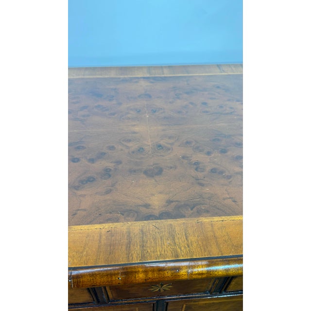 Antique English George III Burl Walnut Chest of Drawers With Inlaid Concave Sunburst - Nautica Star and Two Secret Drawer For Sale - Image 4 of 9
