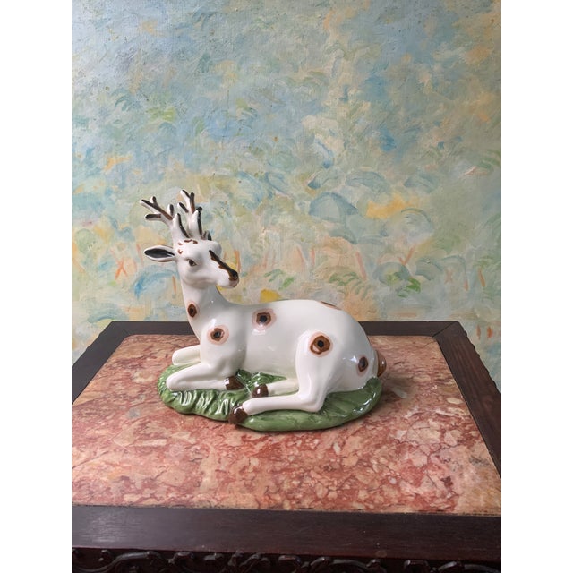 English 1980s Pair of Porcelain Recumbent Deer For Sale - Image 3 of 9
