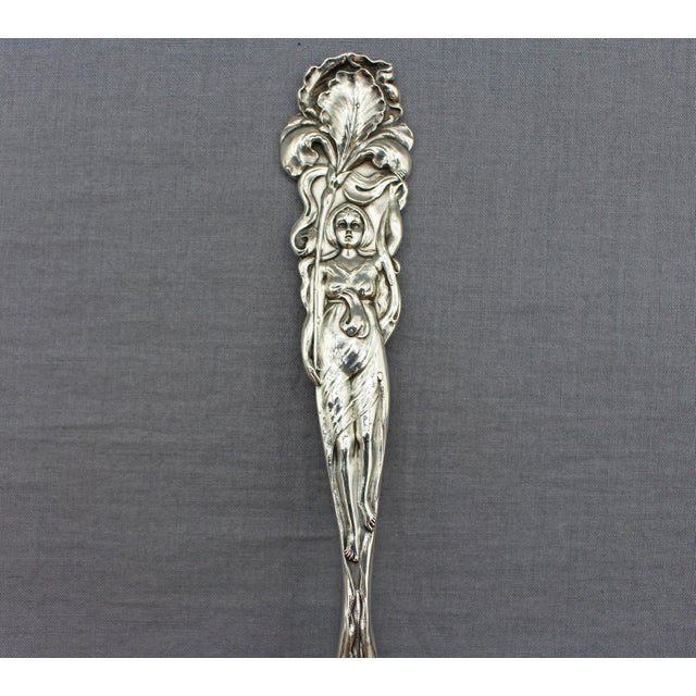 Art Nouveau 1902 "Raphael" Sterling Silver & Gold Wash Serving Fork by Alvin For Sale - Image 3 of 6