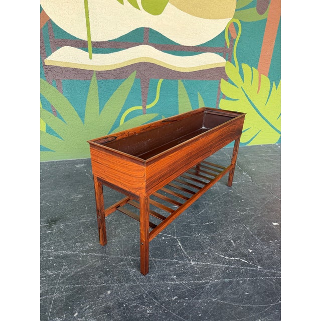 Arne Jacobsen Mid 20th Century Danish Rosewood Planter With Magazine Rack For Sale - Image 4 of 10