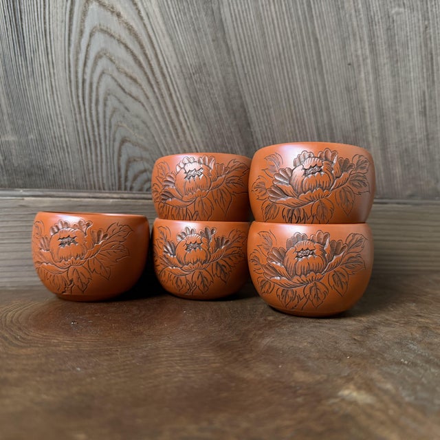 Black Tokoname Teaware in Shudei Clay with Floral Decor, 1970s, Set of 5 For Sale - Image 8 of 13