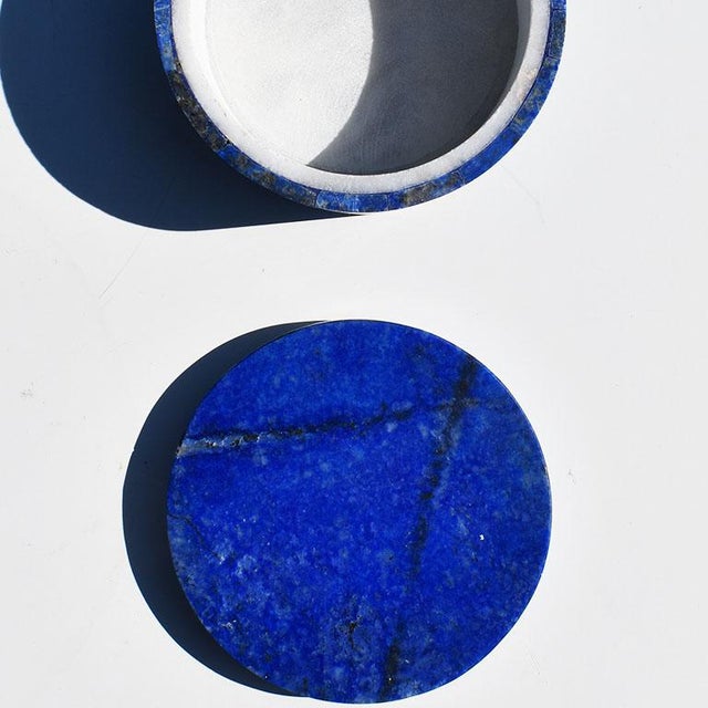 Abstract Round Blue Lapis Lazuli and Marble Stone Jewelry or Trinket Box With Lid For Sale - Image 3 of 6