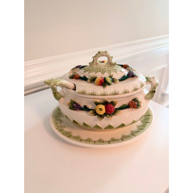 Japanese Vintage Japanese Majolica Style Fruit Garland Soup Tureen With Underplate & Ladle For Sale - Image 3 of 8