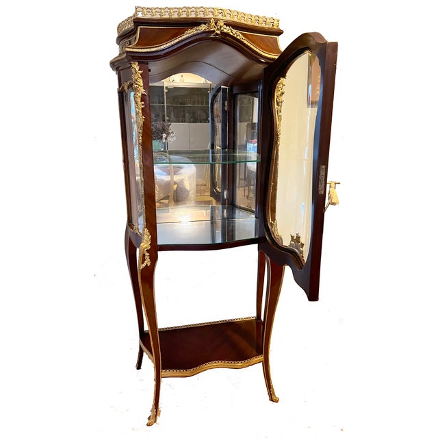 French Louis XVI Style French Walnut Mirrored Back Curio For Sale - Image 3 of 9
