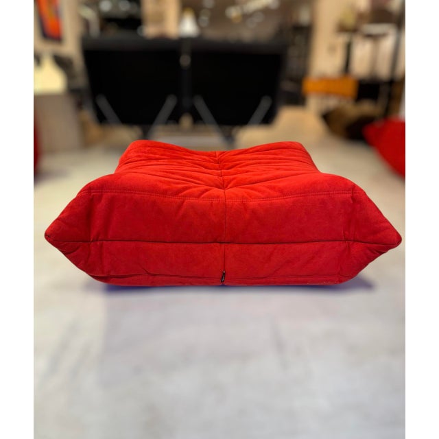 An icon of modern design, this ligne roset togo sofa set by michel ducaroy embodies effortless luxury and timeless...