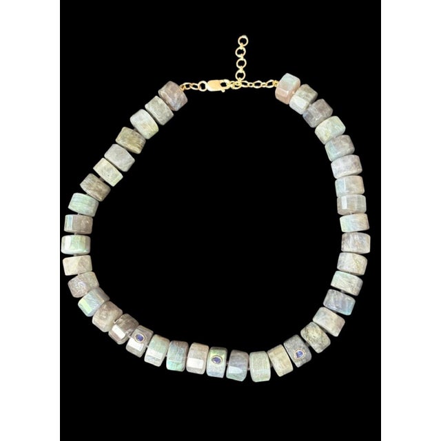 Modern Grand Labradorite Necklace With Blue Sapphires & 14k Gold For Sale - Image 3 of 8