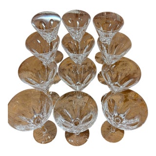 1990s Waterford Ashleigh 7" Claret Wine Glasses - Discontinued Cut Starburst Foot Pattern - Set of 12 For Sale