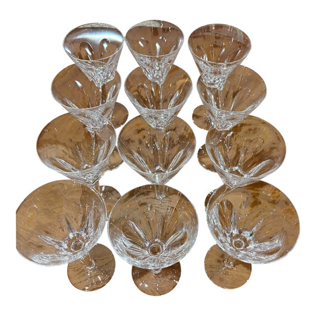 1990s Waterford Ashleigh 7" Claret Wine Glasses - Discontinued Cut Starburst Foot Pattern - Set of 12 For Sale