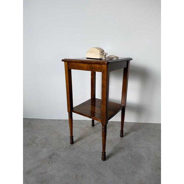 1960s Vintage Traditional Walnut Two-Tier Side Table With Turned Legs For Sale - Image 5 of 12
