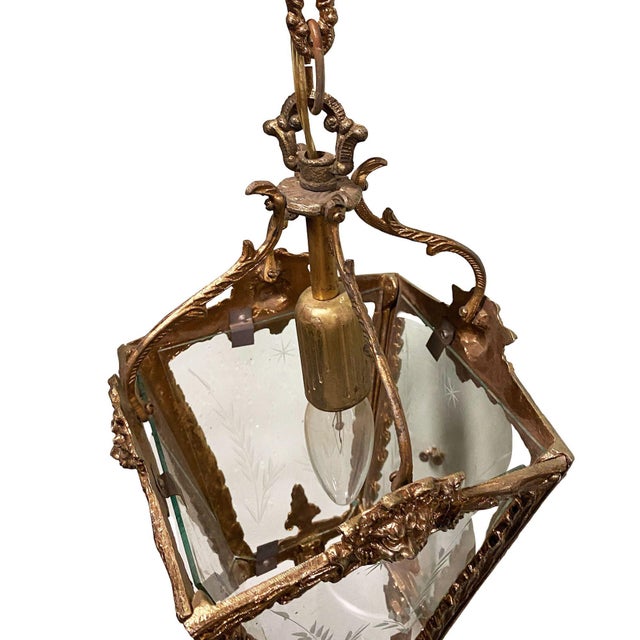 1940s Italian Rococco Style Brass Lantern Hanging Wall Sconce W/ Etched Glass Panels For Sale - Image 9 of 16